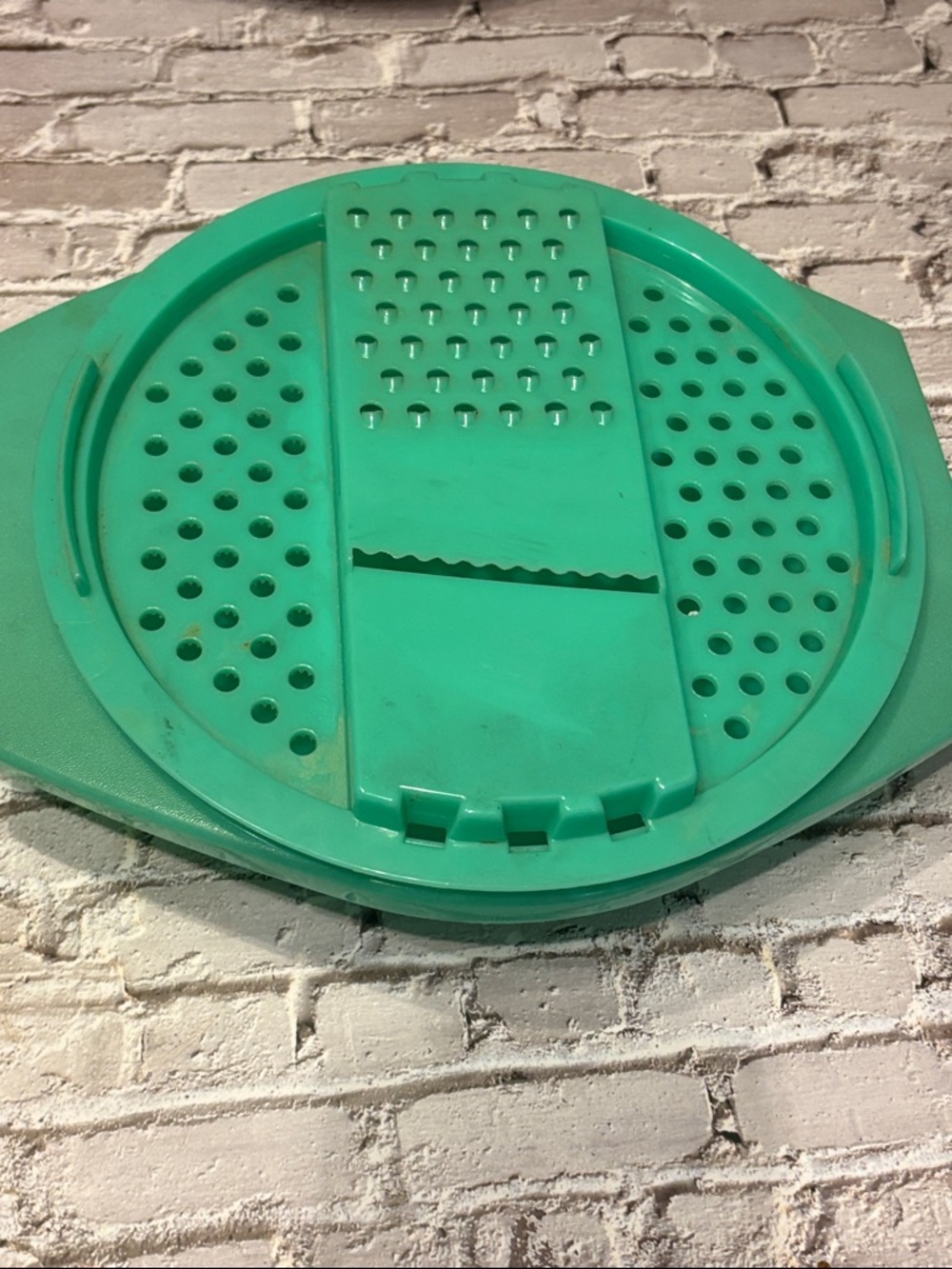 Vintage Grater/Shredder/Slicer Bowl TUPPERWARE JADITE GREEN 2 PIECE #787 7
